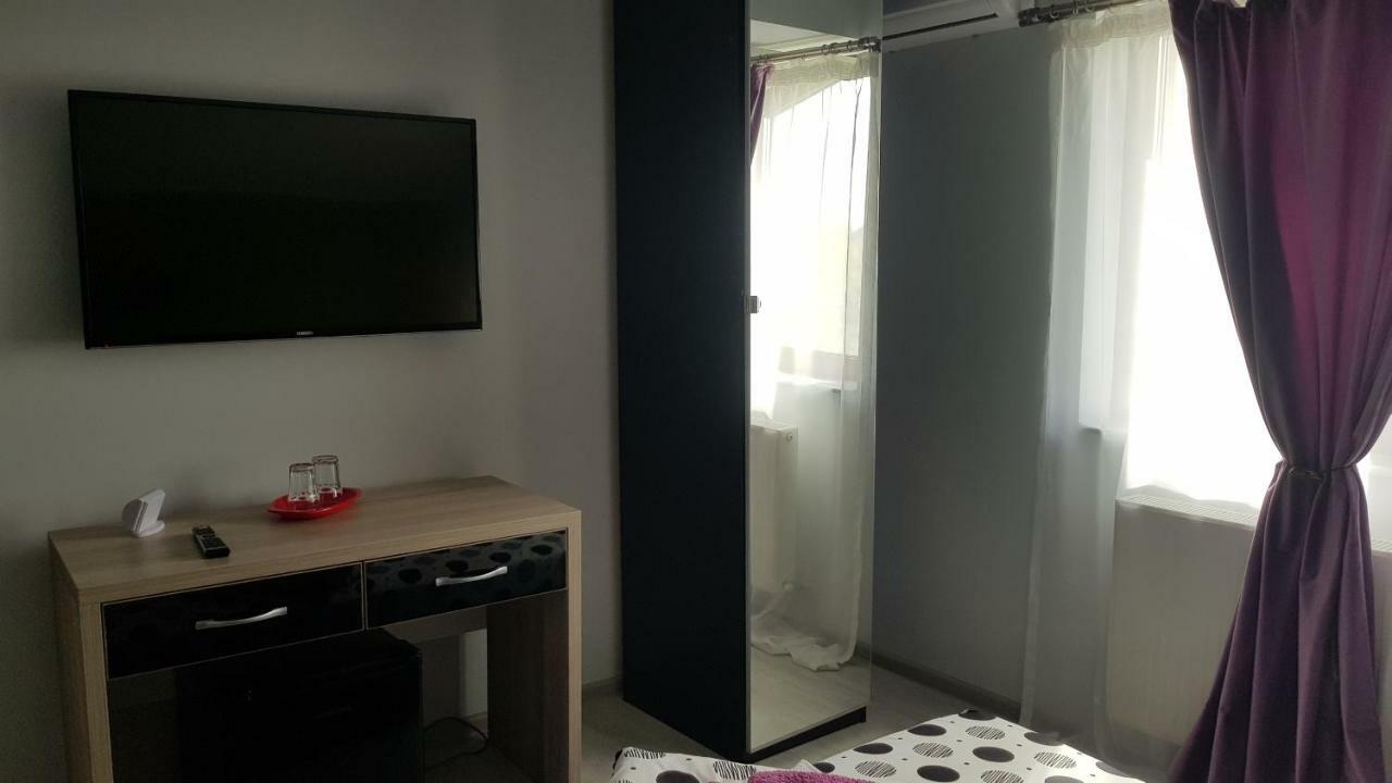 Vila Fara Nume นาโวดาริ ภายนอก รูปภาพ
